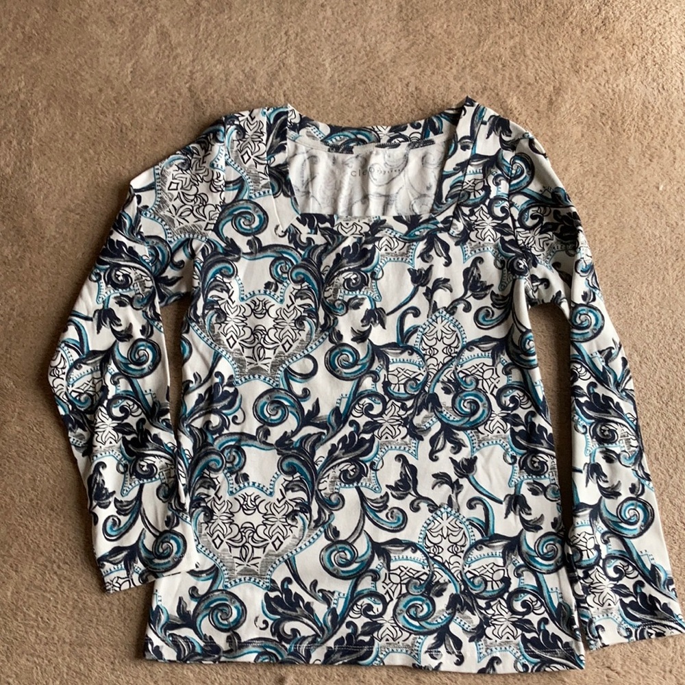 2/$10 Cleo Long-sleeved Cotton T-shirt Size MP